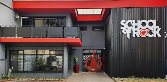 School of Rock Londrina abre as portas para a comunidade com evento gratuito cheio de música e atrações especiais