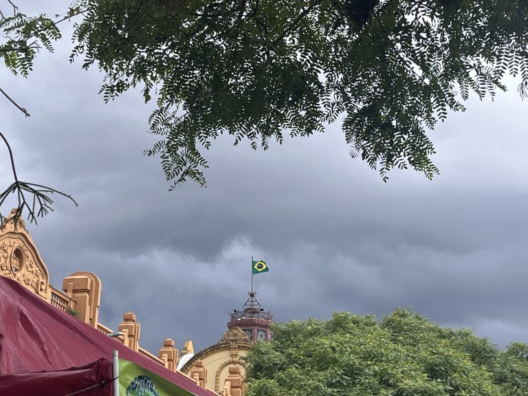 Instituto Nacional de Meteorologia emite alerta de tempestades para o Rio Grande do Sul no dia 11 de dezembro.