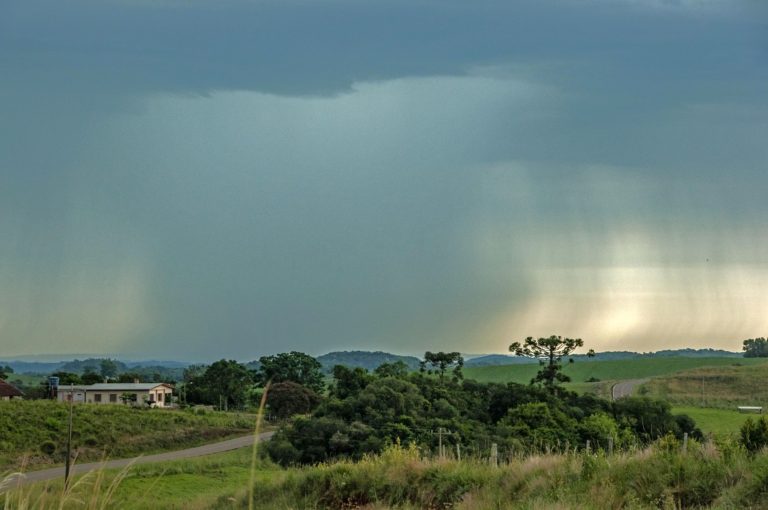Alerta amarelo de tempestades no Rio Grande do Sul emitido pelo Inmet para esta quarta-feira (18)