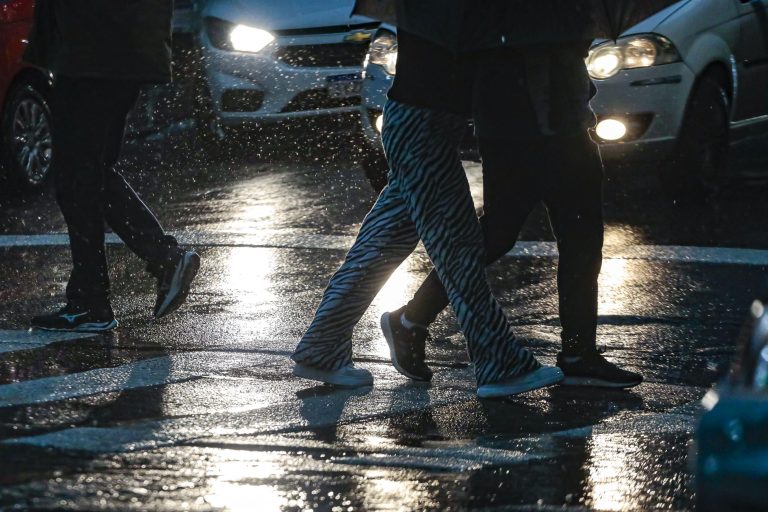 Chuva forte e temporais isolados estão previstos para quarta-feira em algumas regiões do Rio Grande do Sul.