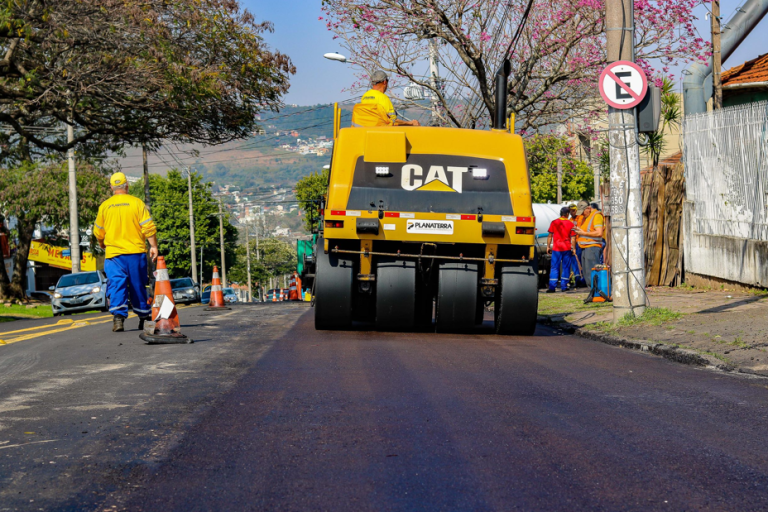 Interdição da Ponte Múcio Teixeira em Porto Alegre para reparos no asfalto