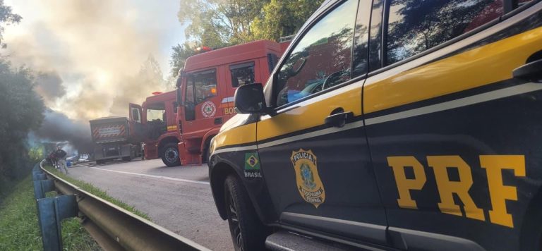 Interdição total na BR-392 após acidente envolvendo caminhões entre Pelotas e Canguçu