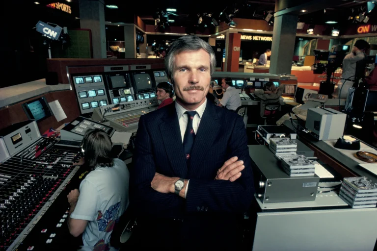 Morre Ted Turner, criador da CNN, aos 87 anos