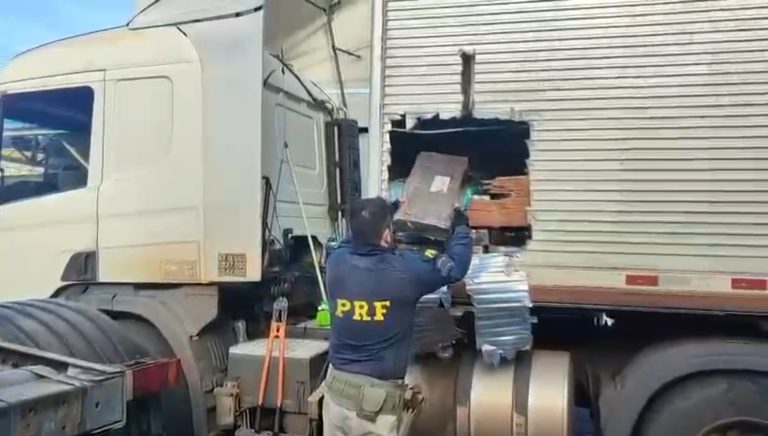 PRF intercepta caminhão carregado com mais de uma tonelada de maconha