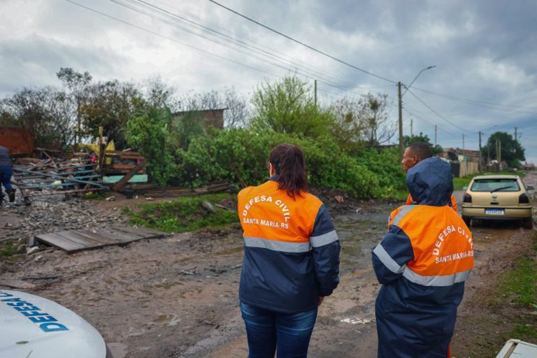 Tempestades deixam rastro de destruição em 143 cidades gaúchas