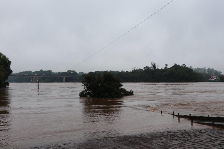 Defesa Civil antecipa elevação nos níveis dos rios Taquari e Guaíba devido a chuvas intensas no Rio Grande do Sul